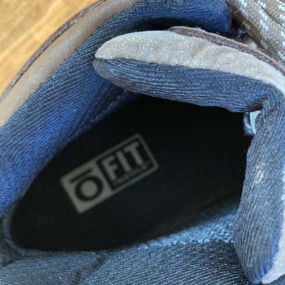 Óboz waterproof hiking boots. Size 8   Walnut color - Picture 2 of 10